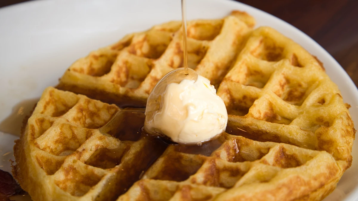 Maple Street Biscuit Company sold storefront in transition toward new ownership under Biscuit Belly